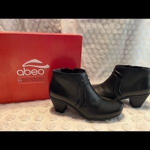 Abeo BIO System “Raegan” Black Ankle Boots size 7 1/2 New in Box